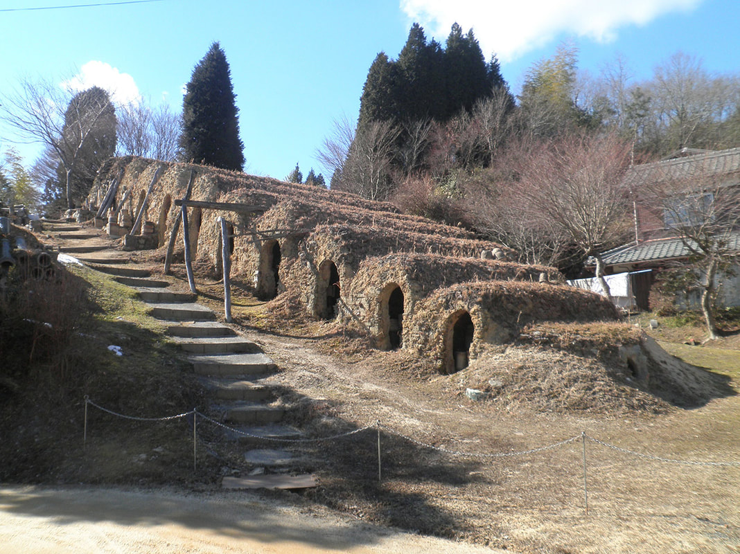 Picture of multiple chamber climbing kiln in Shiragaki, Japan